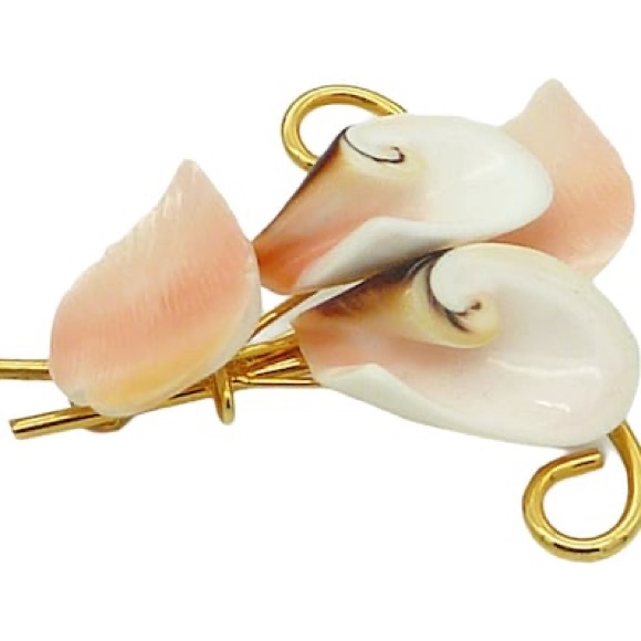 Vintage | Jewelry | Shell Flower Brooch Elegant Beach Lover Gift | Poshmark